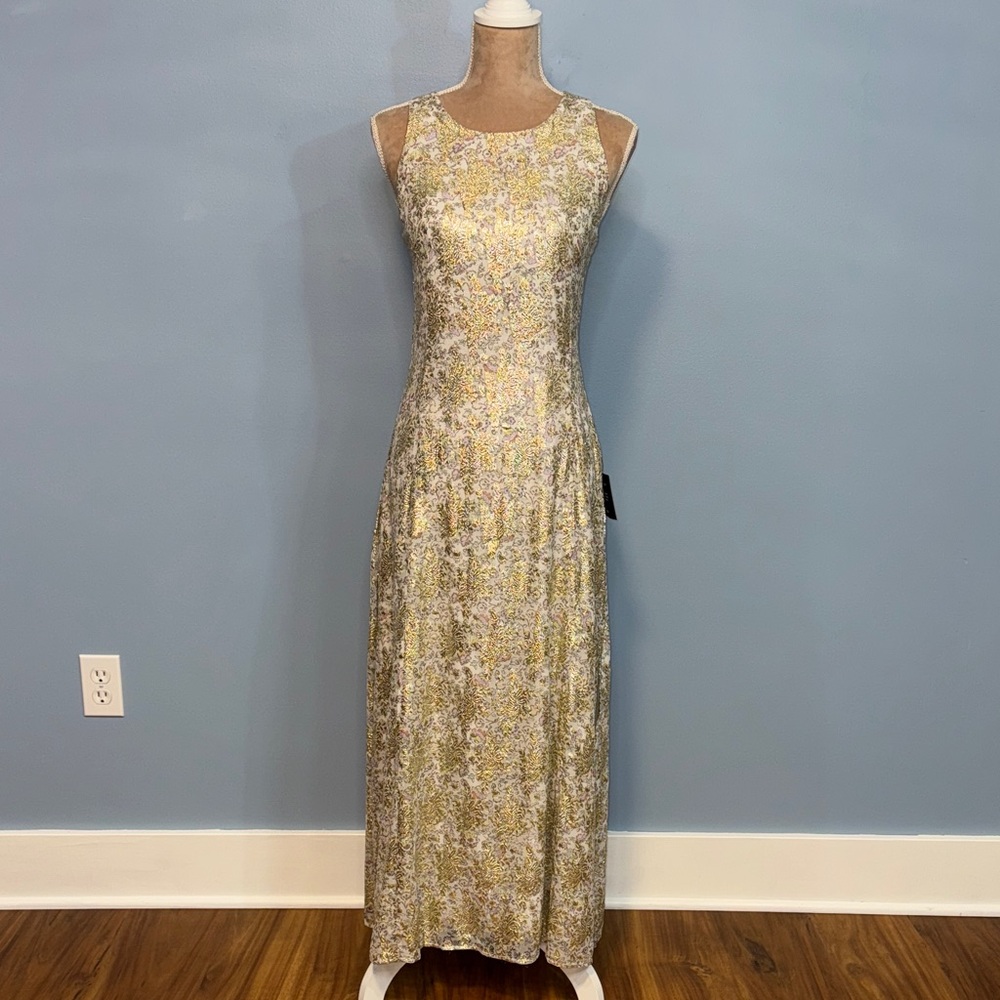 Lulu's Sleeveless Floral Maxi Dress in gold and Cream
